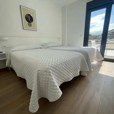 Hostal Montevideo Beachfront Nigrán Esterno foto
