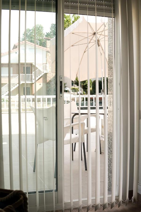 Hostal Montevideo Beachfront Nigrán Esterno foto