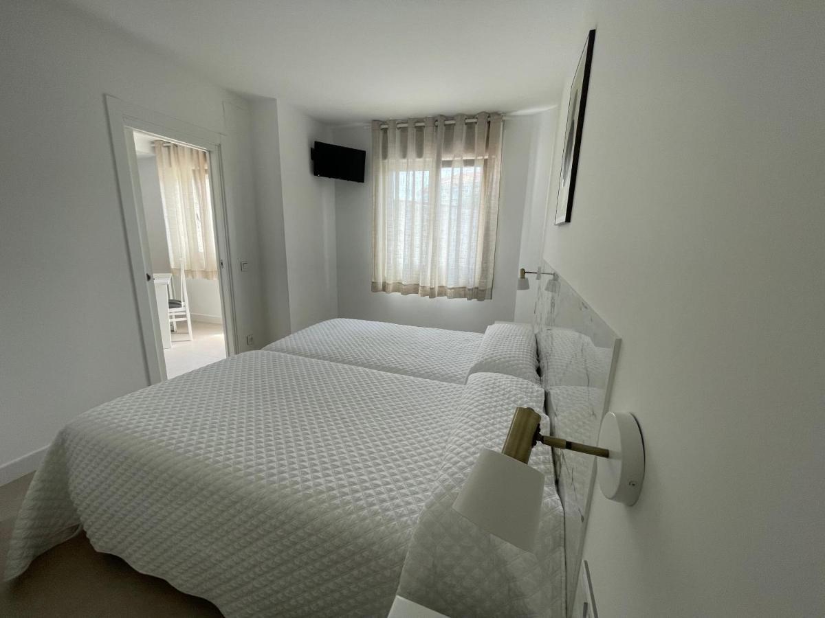 Hostal Montevideo Beachfront Nigrán Esterno foto