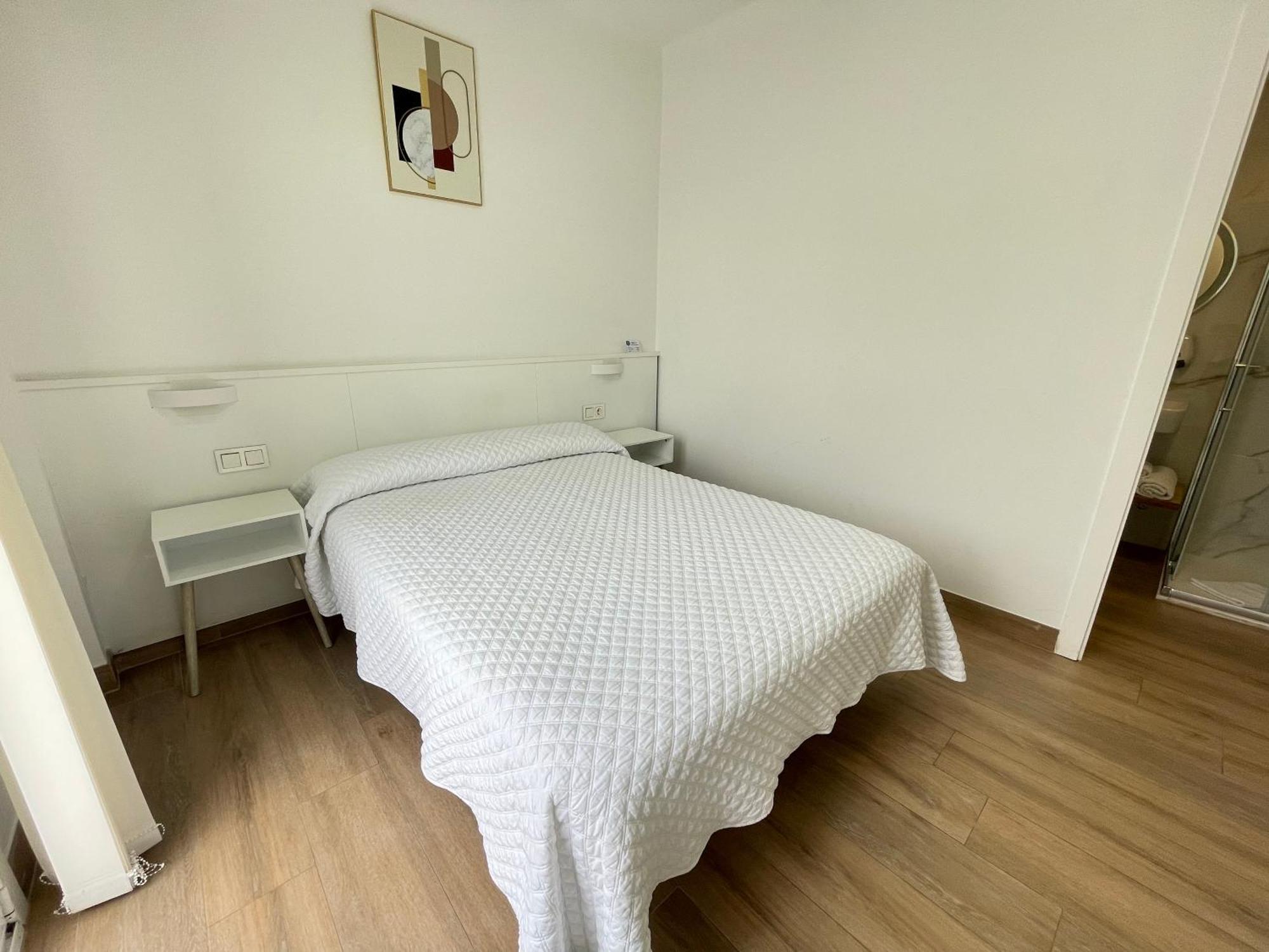 Hostal Montevideo Beachfront Nigrán Esterno foto